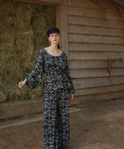 Vlacha Top Black Vase Print styled with Zeus Pants – Melitta Official