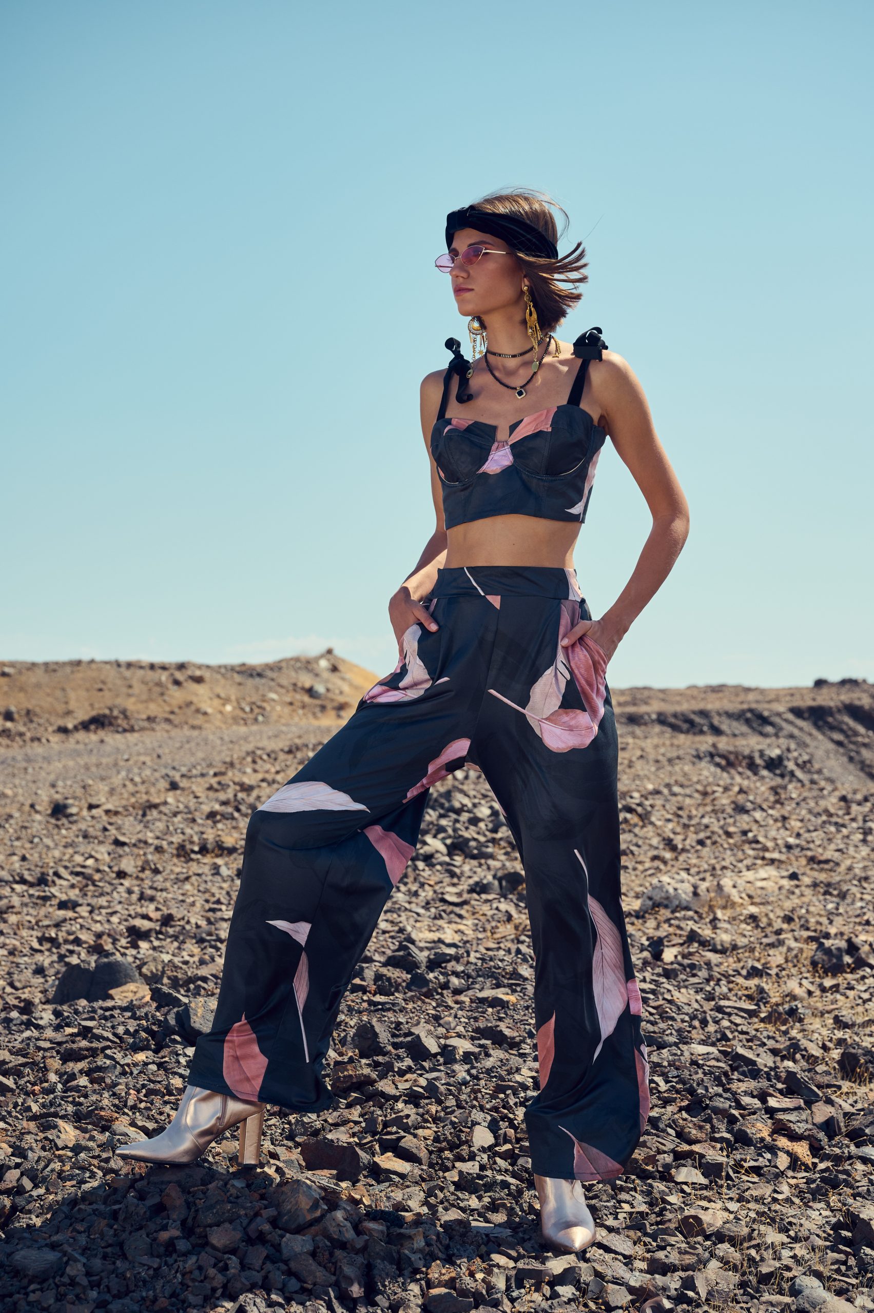 Figurati Top Atheras Clothing – Front Figurati Top Atheras Clothing front view