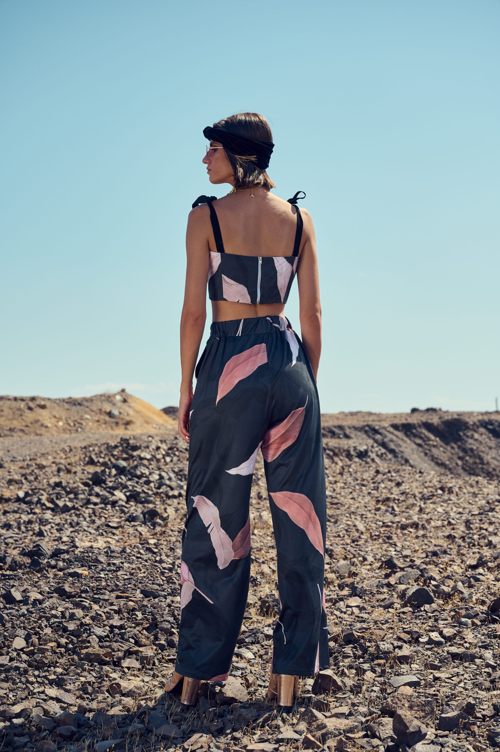 Figurati Top Atheras Clothing – Back Figurati Top Atheras Clothing back view