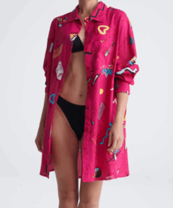 Side view of RETROFEELIA loose shirt by Cleo Gatzeli, fuchsia with retro graphics – IGO Projec