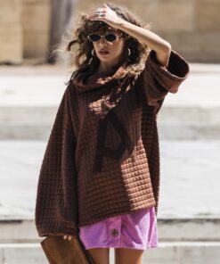 The Wait Sweatshirt by Atheras Clothing – close-up of oversized brown quilted design